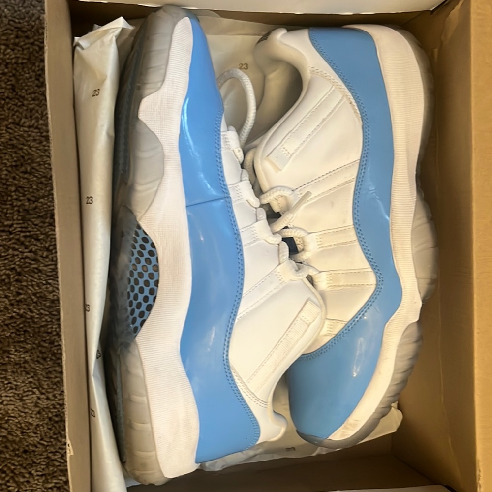 Jordan 11’s. White & Sky Blue Size 11